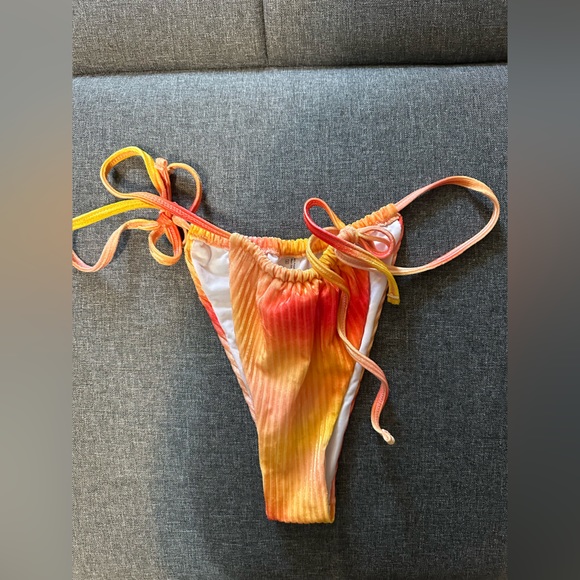 Swim Suit Bundle- Size Large tops and bottoms - Picture 5 of 8